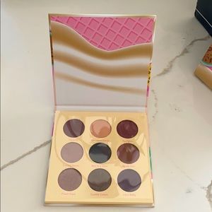 Beauty Bakerie- breakfast in bed eyeshadow palette